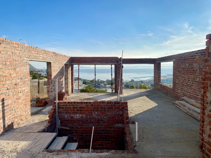 4 Bedroom Property for Sale in Gordon Heights Western Cape